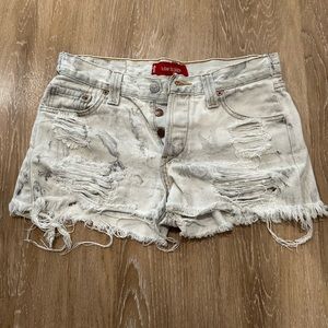 Women’s Levi’s 513 cutoff shorts